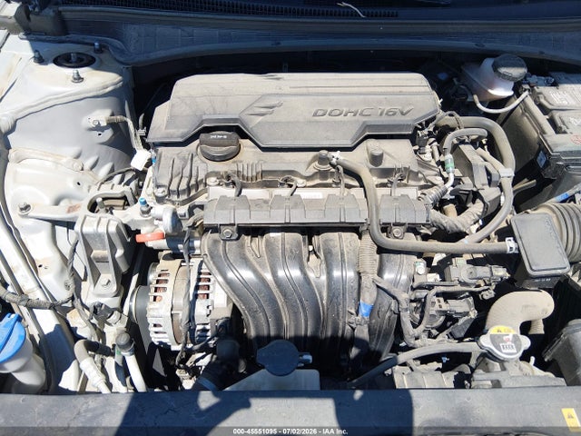 5NPLL4AG2MH049698 Hyundai ELANTRA SE