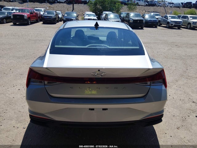 5NPLL4AG2MH049698 Hyundai ELANTRA SE