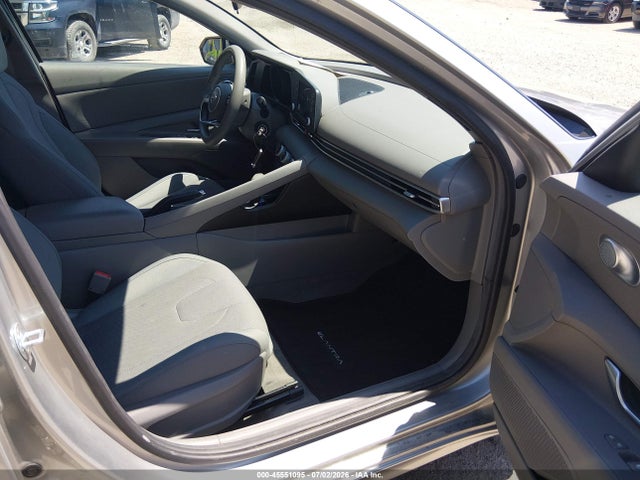 5NPLL4AG2MH049698 Hyundai ELANTRA SE