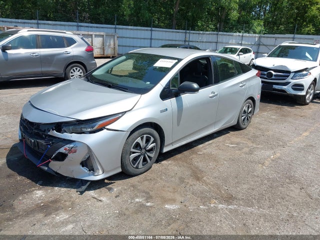 Toyota Prius Prime Premium 2018 JTDKARFP9J3090215 Image 2