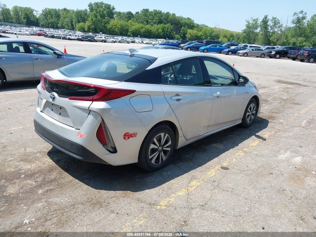 Toyota Prius Prime Premium 2018 JTDKARFP9J3090215 Image 4