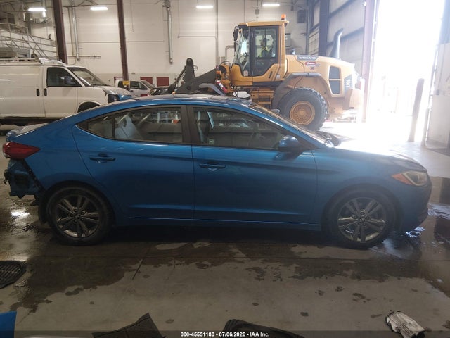 5NPD84LF1JH233195 Hyundai ELANTRA SEL