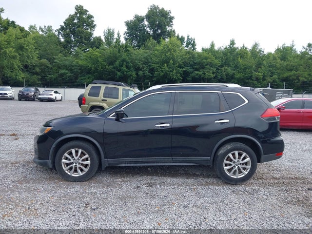 45551206 :رقم المزاد ، KNMAT2MV8HP502528 vin ، 2017 Nissan Rogue Sv مزاد بيع