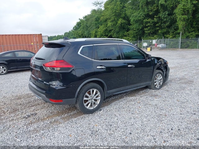 45551206 :رقم المزاد ، KNMAT2MV8HP502528 vin ، 2017 Nissan Rogue Sv مزاد بيع