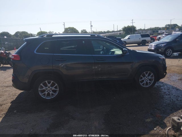 1C4PJMCS9HW626011 Jeep Cherokee Latitude