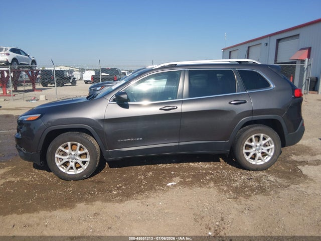 1C4PJMCS9HW626011 Jeep Cherokee Latitude
