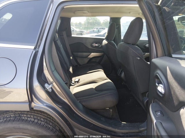1C4PJMCS9HW626011 Jeep Cherokee Latitude
