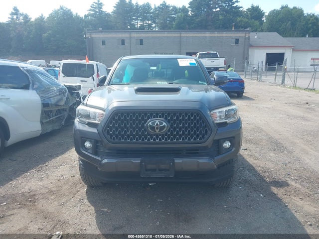 3TMCZ5AN8JM167716 Toyota Tacoma Trd Sport