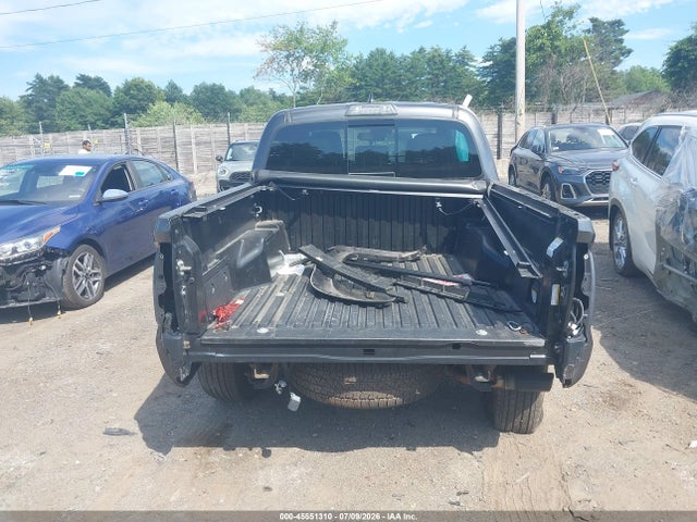 3TMCZ5AN8JM167716 Toyota Tacoma Trd Sport