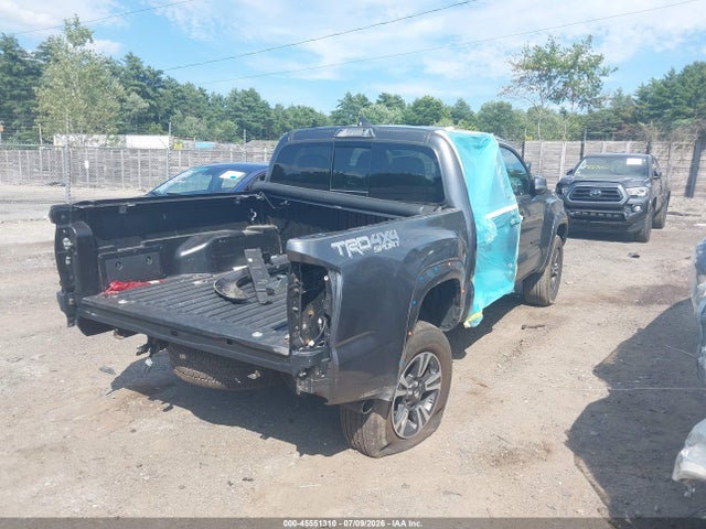 3TMCZ5AN8JM167716 Toyota Tacoma Trd Sport