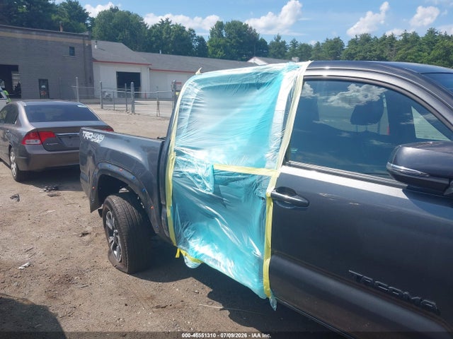 3TMCZ5AN8JM167716 Toyota Tacoma Trd Sport