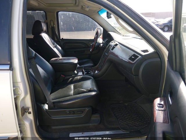 Продажа на аукционе авто 2011 Cadillac Escalade Premium, vin: 1GYS4CEF8BR213363, номер лота: 45551330
