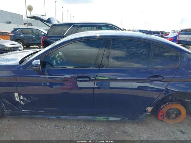 2022 Bmw M550 I Xdrive მანქანა იყიდება აუქციონზე, vin: WBA13BK06NCJ46507, აუქციონის ნომერი: 45551388