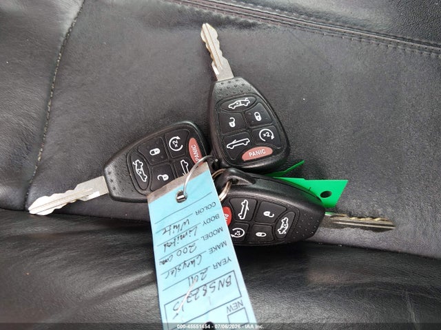 45551454 :رقم المزاد ، 1C3BC7EG1BN582215 vin ، 2011 Chrysler 200 Limited مزاد بيع