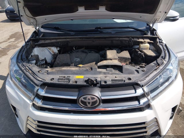 Toyota Highlander Limited 2017 5TDYZRFH8HS209814 Image 10