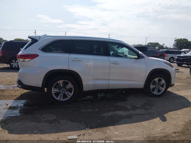 Toyota Highlander Limited 2017 5TDYZRFH8HS209814 Image 13
