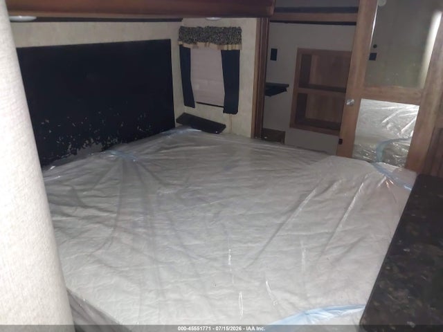 45551771 :رقم المزاد ، 4YDF35327GA740609 vin ، 2016 Keystone Other مزاد بيع