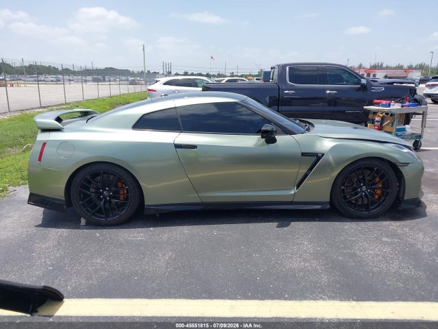 JN1AR5EF6HM821163 Nissan Gt-r Premium