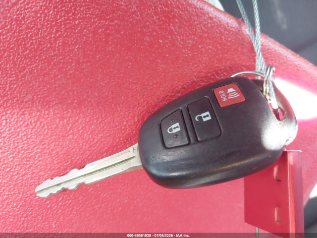 Toyota RAV4 LE 2016 JTMZFREV5GD080817 Image 11