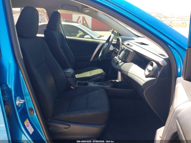 Toyota RAV4 LE 2016 JTMZFREV5GD080817 Image 5