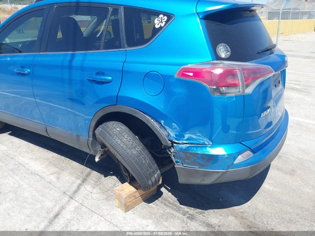 Toyota RAV4 LE 2016 JTMZFREV5GD080817 Image 6