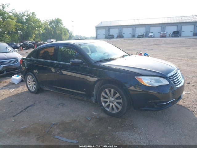 2013 Chrysler 200 Touring მანქანა იყიდება აუქციონზე, vin: 1C3CCBBB5DN513983, აუქციონის ნომერი: 45551889