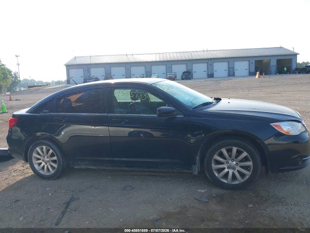 2013 Chrysler 200 Touring მანქანა იყიდება აუქციონზე, vin: 1C3CCBBB5DN513983, აუქციონის ნომერი: 45551889