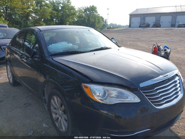 2013 Chrysler 200 Touring მანქანა იყიდება აუქციონზე, vin: 1C3CCBBB5DN513983, აუქციონის ნომერი: 45551889