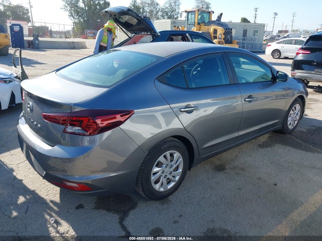 Hyundai ELANTRA SE 2019 5NPD74LF5KH447403 Image 4