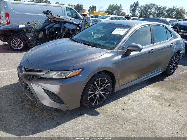 Toyota CAMRY SE 2018 4T1B11HK4JU610460 Image 2