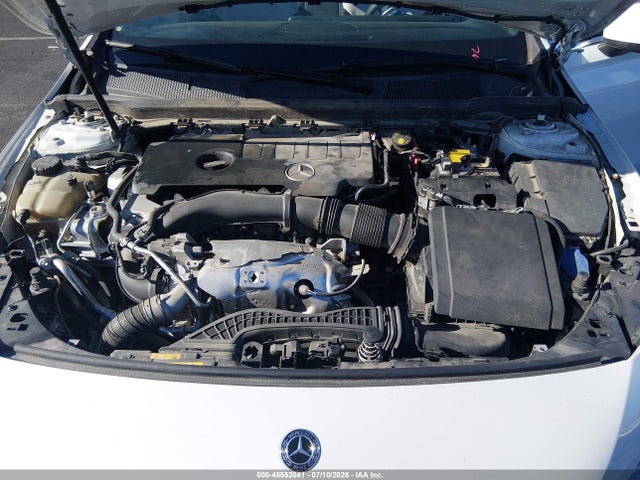 WDD3G4EB6KW033911 Mercedes-Benz A 220