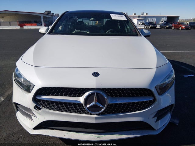 WDD3G4EB6KW033911 Mercedes-Benz A 220
