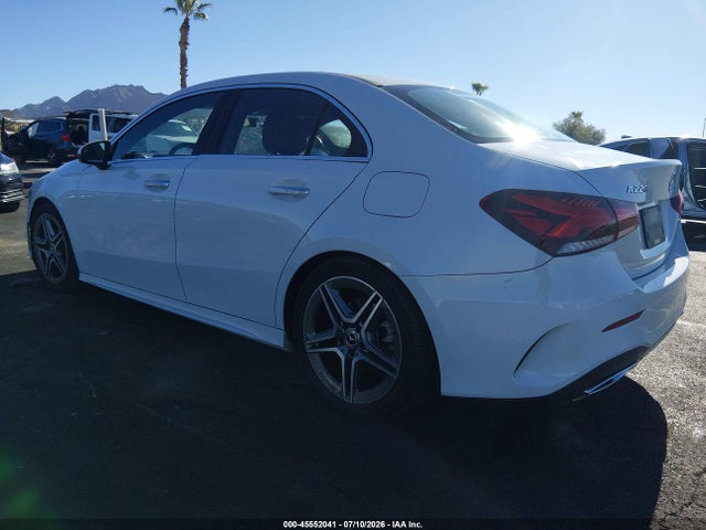 WDD3G4EB6KW033911 Mercedes-Benz A 220