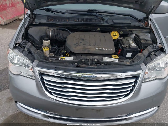 2016 Chrysler Town & Country Touring მანქანა იყიდება აუქციონზე, vin: 2C4RC1BGXGR173491, აუქციონის ნომერი: 45552063