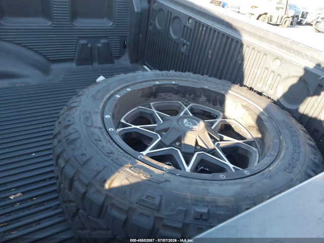 1N6AA1E60HN505052 Nissan TITAN SV