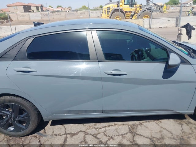 KMHLM4AG2NU350391 Hyundai ELANTRA SEL