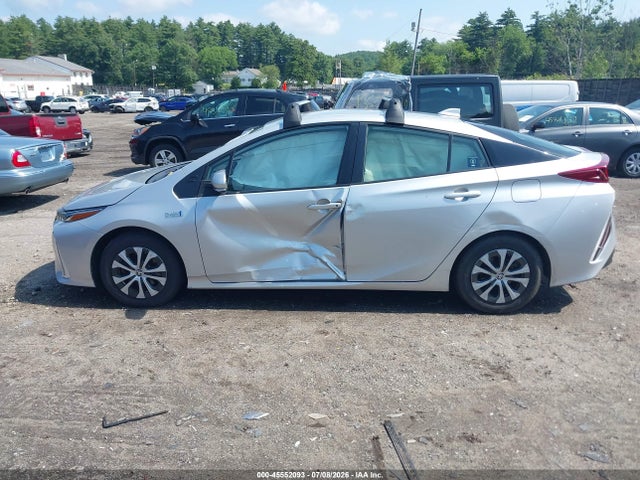 JTDKAMFP1M3183107 Toyota Prius Prime Xle