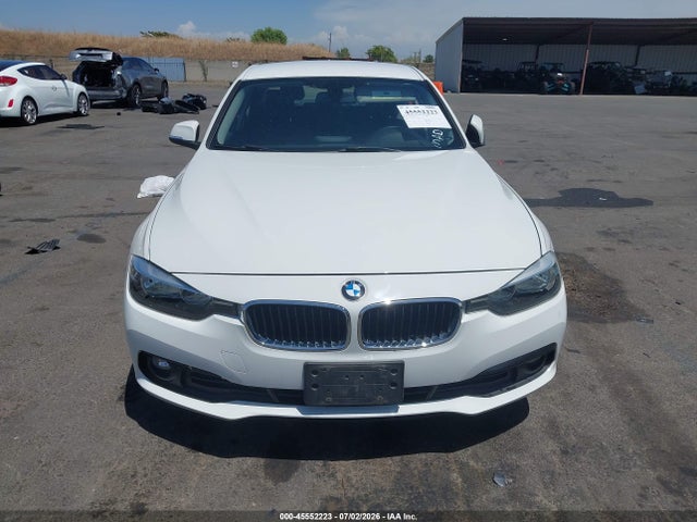 45552223 :رقم المزاد ، WBA8E1G54GNT37213 vin ، 2016 Bmw 320i مزاد بيع