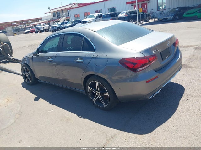 Mercedes-Benz A 220 2019 WDD3G4EB6KW032273 Image 3