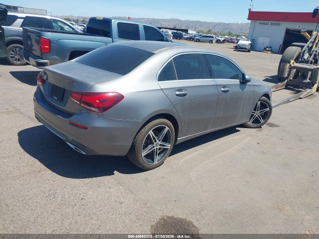 Mercedes-Benz A 220 2019 WDD3G4EB6KW032273 Image 4