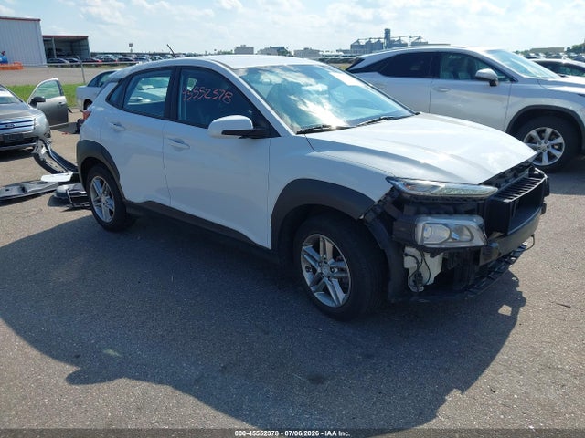 2020 Hyundai Kona Se მანქანა იყიდება აუქციონზე, vin: KM8K12AA2LU477000, აუქციონის ნომერი: 45552378