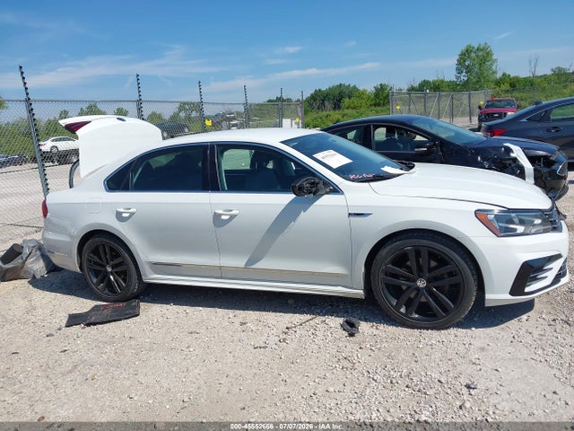 Продаж на аукціоні авто 2017 Volkswagen Passat 1.8t R-line, vin: 1VWDT7A30HC049054, номер лоту: 45552666