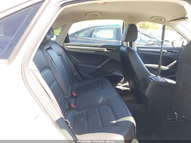 Продаж на аукціоні авто 2017 Volkswagen Passat 1.8t R-line, vin: 1VWDT7A30HC049054, номер лоту: 45552666