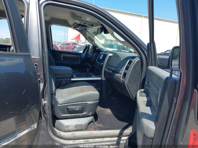 3C6RR7LT4JG171589 RAM 1500 Big Horn 4x4 5&#039;7 Box
