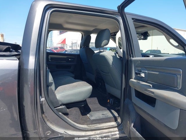 3C6RR7LT4JG171589 RAM 1500 Big Horn 4x4 5&#039;7 Box