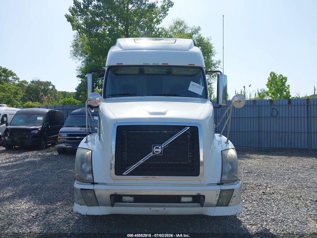 45552915 :رقم المزاد ، 4V4NC9EJ69N498809 vin ، 2009 Volvo Vn Vnl مزاد بيع