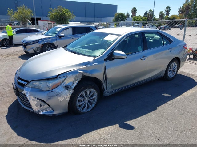 Toyota CAMRY LE 2016 4T4BF1FK1GR559440 Image 2