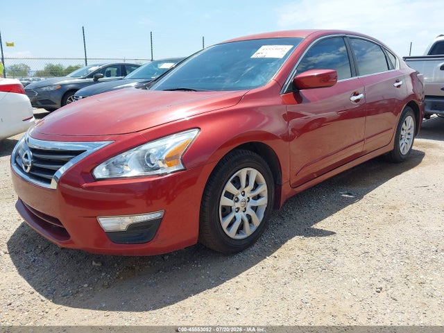 Nissan Altima 2.5 S 2015 1N4AL3AP0FC584714 Image 2