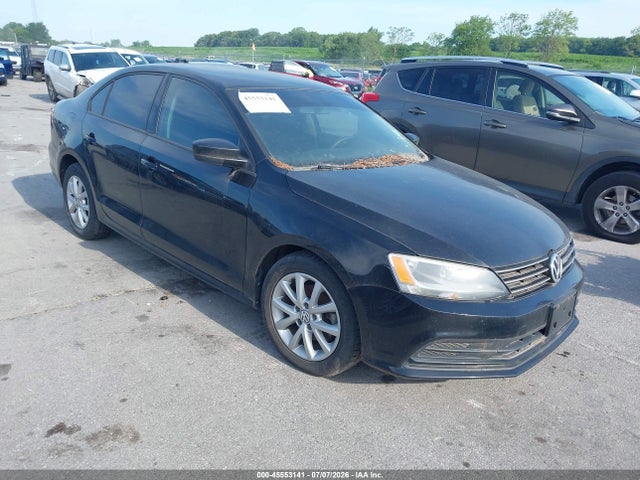 45553141 :رقم المزاد ، 3VWD17AJ7FM260543 vin ، 2015 Volkswagen Jetta 1.8t Se مزاد بيع