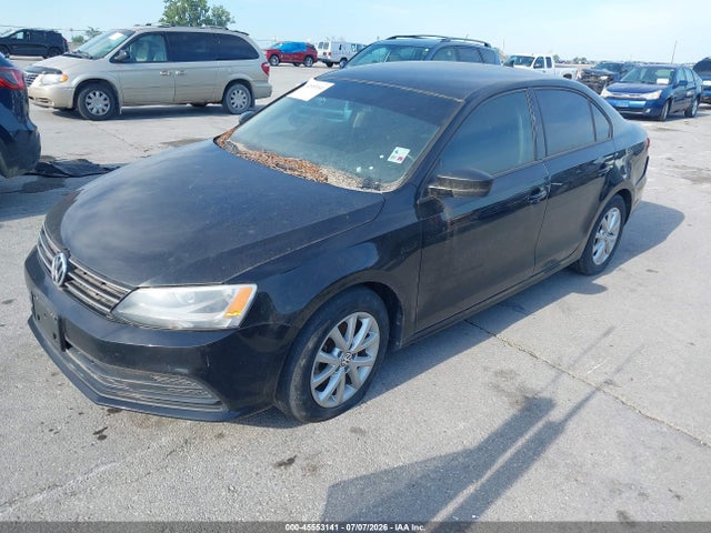 45553141 :رقم المزاد ، 3VWD17AJ7FM260543 vin ، 2015 Volkswagen Jetta 1.8t Se مزاد بيع